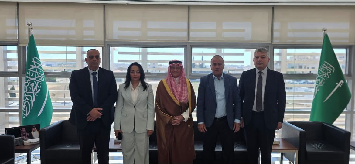  التنمية الاجتماعية تبحث مع السفير السعودي لدى فلسطين مجالات ومبادرات الدعم الإنساني للشعب الفلسطيني